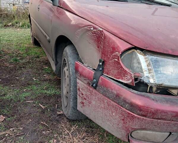 Красный Рено Лагуна, объемом двигателя 0 л и пробегом 300 тыс. км за 1303 $, фото 4 на Automoto.ua