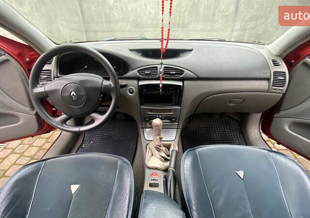 Красный Рено Лагуна, объемом двигателя 1.87 л и пробегом 112 тыс. км за 3999 $, фото 8 на Automoto.ua