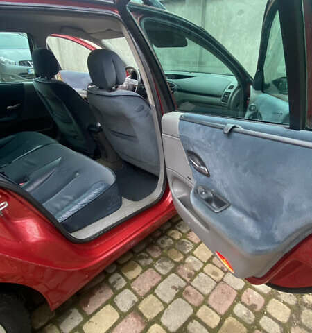 Красный Рено Лагуна, объемом двигателя 1.87 л и пробегом 112 тыс. км за 3999 $, фото 10 на Automoto.ua