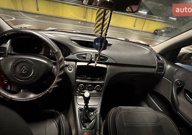 Червоний Рено Лагуна, об'ємом двигуна 1.87 л та пробігом 600 тис. км за 3200 $, фото 6 на Automoto.ua