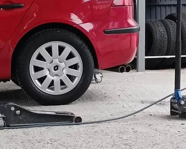 Красный Рено Лагуна, объемом двигателя 1.9 л и пробегом 350 тыс. км за 3600 $, фото 6 на Automoto.ua