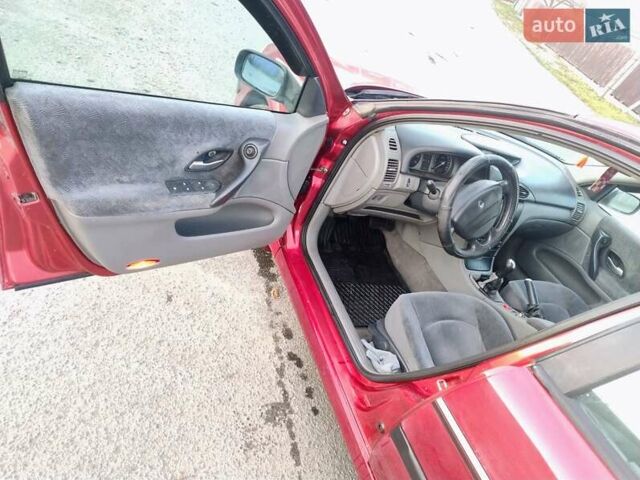 Красный Рено Лагуна, объемом двигателя 1.9 л и пробегом 321 тыс. км за 3000 $, фото 8 на Automoto.ua