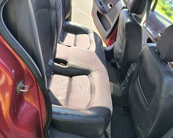 Рено Лагуна 2002 в Дрогобыче на Automoto.ua Красный Рено Лагуна, объемом двигателя 1.8 л и пробегом 275 тыс. км за 3399 $, фото 17 на Automoto.ua