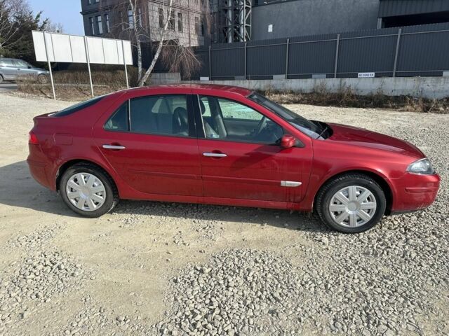 Красный Рено Лагуна, объемом двигателя 2.2 л и пробегом 220 тыс. км за 5500 $, фото 2 на Automoto.ua