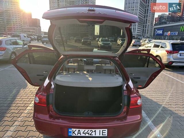 Червоний Рено Лагуна, об'ємом двигуна 2 л та пробігом 144 тис. км за 5700 $, фото 13 на Automoto.ua