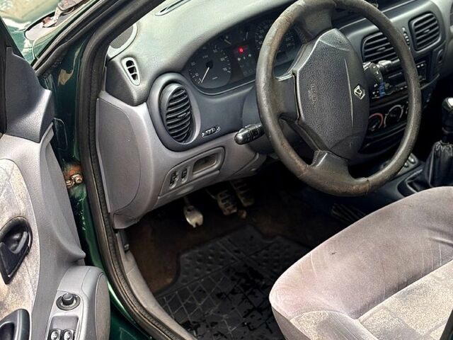 Рено Лагуна, объемом двигателя 1.9 л и пробегом 350 тыс. км за 1499 $, фото 9 на Automoto.ua
