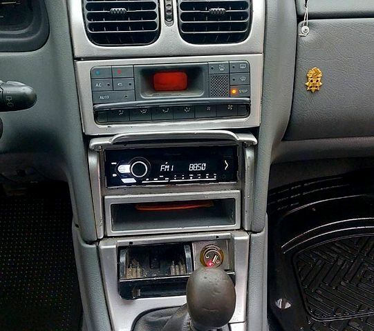 Рено Лагуна, объемом двигателя 1.9 л и пробегом 360 тыс. км за 1000 $, фото 7 на Automoto.ua