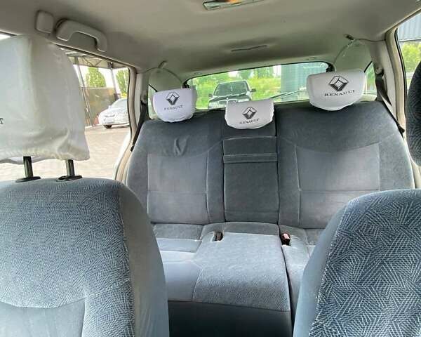 Рено Лагуна, объемом двигателя 1.6 л и пробегом 328 тыс. км за 4200 $, фото 16 на Automoto.ua