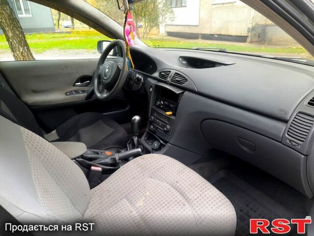 Рено Лагуна, объемом двигателя 1.9 л и пробегом 0 тыс. км за 2350 $, фото 6 на Automoto.ua