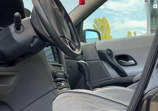 Рено Лагуна, объемом двигателя 1.8 л и пробегом 137 тыс. км за 5900 $, фото 11 на Automoto.ua