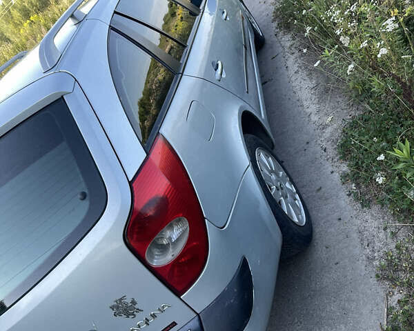 Рено Лагуна, объемом двигателя 1.8 л и пробегом 250 тыс. км за 1650 $, фото 4 на Automoto.ua