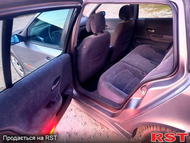 Рено Лагуна, объемом двигателя 1.9 л и пробегом 0 тыс. км за 2200 $, фото 2 на Automoto.ua