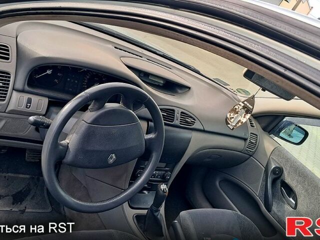 Рено Лагуна, объемом двигателя 1.8 л и пробегом 275 тыс. км за 3999 $, фото 5 на Automoto.ua