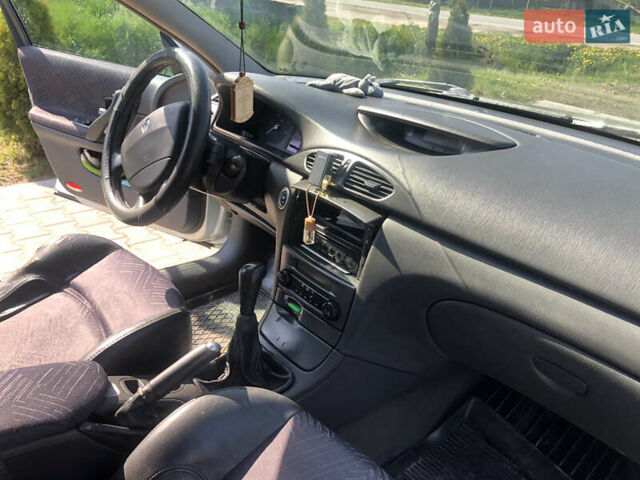 Рено Лагуна, об'ємом двигуна 1.9 л та пробігом 261 тис. км за 3300 $, фото 12 на Automoto.ua