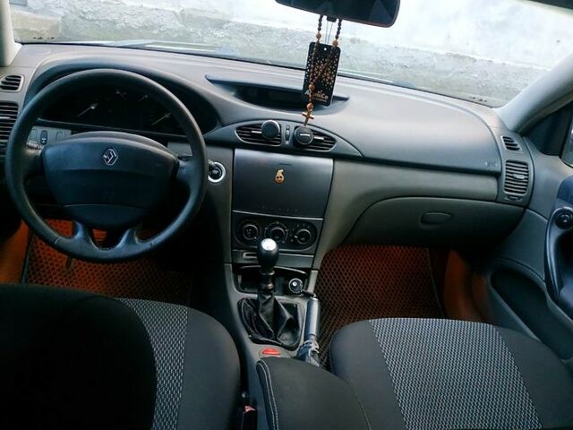 Рено Лагуна, объемом двигателя 19 л и пробегом 286 тыс. км за 3500 $, фото 5 на Automoto.ua