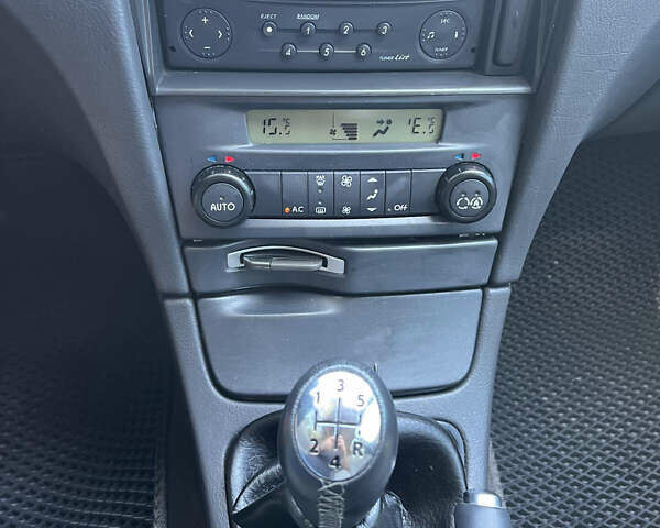 Рено Лагуна, объемом двигателя 1.8 л и пробегом 208 тыс. км за 2999 $, фото 7 на Automoto.ua