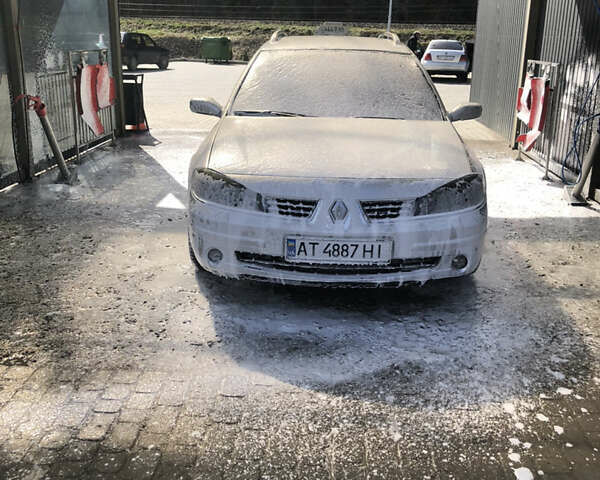 Рено Лагуна, об'ємом двигуна 2 л та пробігом 297 тис. км за 5100 $, фото 4 на Automoto.ua