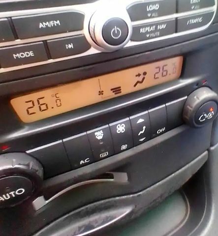 Рено Лагуна, объемом двигателя 2.2 л и пробегом 349 тыс. км за 4600 $, фото 3 на Automoto.ua