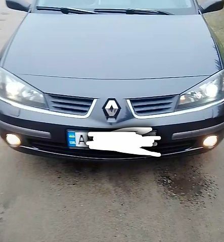 Рено Лагуна, объемом двигателя 2.2 л и пробегом 349 тыс. км за 4600 $, фото 5 на Automoto.ua
