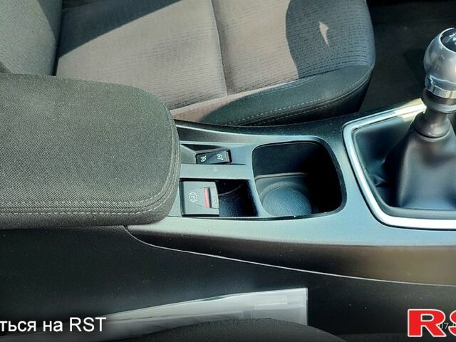 Рено Лагуна, объемом двигателя 1.5 л и пробегом 280 тыс. км за 6200 $, фото 6 на Automoto.ua