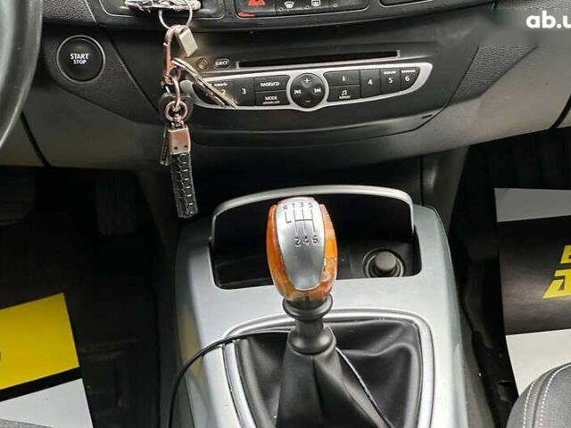 Рено Лагуна, объемом двигателя 1.5 л и пробегом 292 тыс. км за 4700 $, фото 16 на Automoto.ua