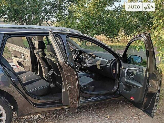 Рено Лагуна, об'ємом двигуна 2 л та пробігом 250 тис. км за 6700 $, фото 9 на Automoto.ua