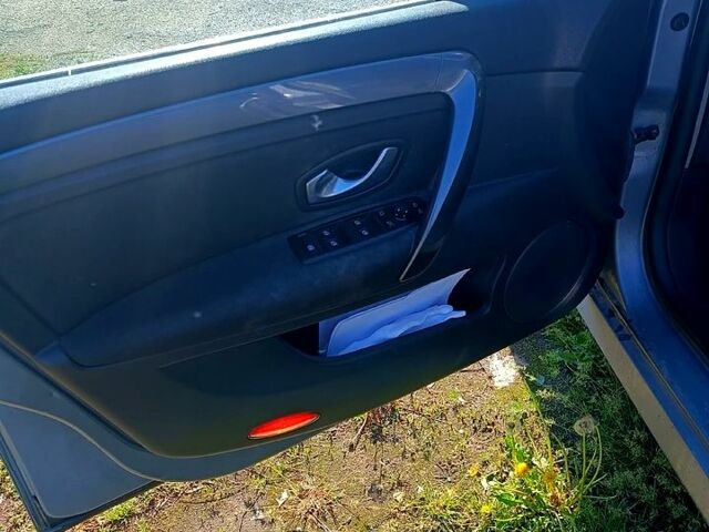 Рено Лагуна, объемом двигателя 1.5 л и пробегом 215 тыс. км за 6200 $, фото 2 на Automoto.ua