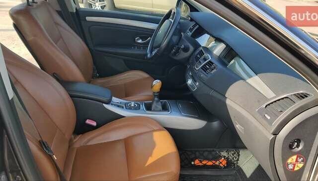 Рено Лагуна, объемом двигателя 1.5 л и пробегом 236 тыс. км за 7300 $, фото 5 на Automoto.ua