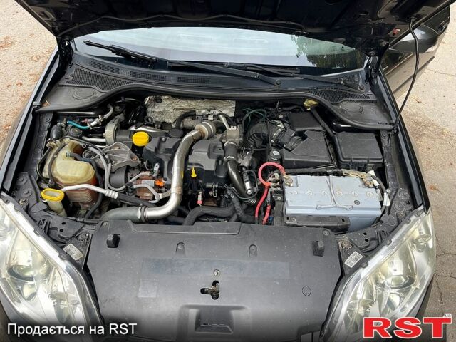 Рено Лагуна, объемом двигателя 1.5 л и пробегом 215 тыс. км за 6800 $, фото 4 на Automoto.ua