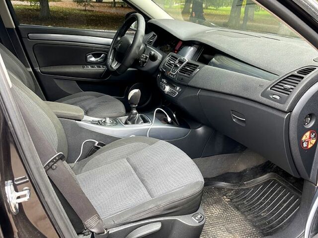 Рено Лагуна, объемом двигателя 1.5 л и пробегом 215 тыс. км за 6800 $, фото 5 на Automoto.ua