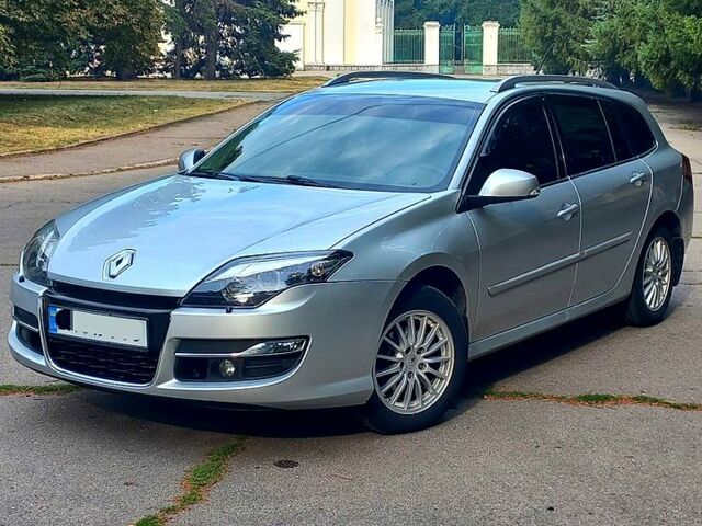 Рено Лагуна, объемом двигателя 1.5 л и пробегом 183 тыс. км за 7800 $, фото 1 на Automoto.ua