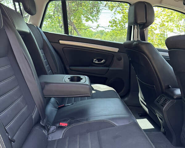 Рено Лагуна, объемом двигателя 1.5 л и пробегом 370 тыс. км за 7000 $, фото 45 на Automoto.ua