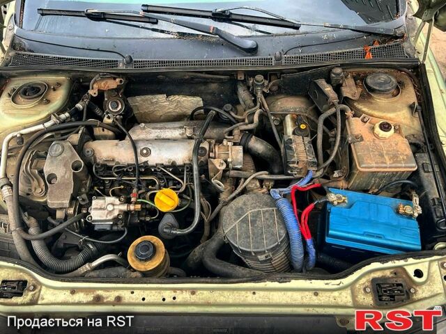 Рено Лагуна, объемом двигателя 1.6 л и пробегом 0 тыс. км за 550 $, фото 4 на Automoto.ua