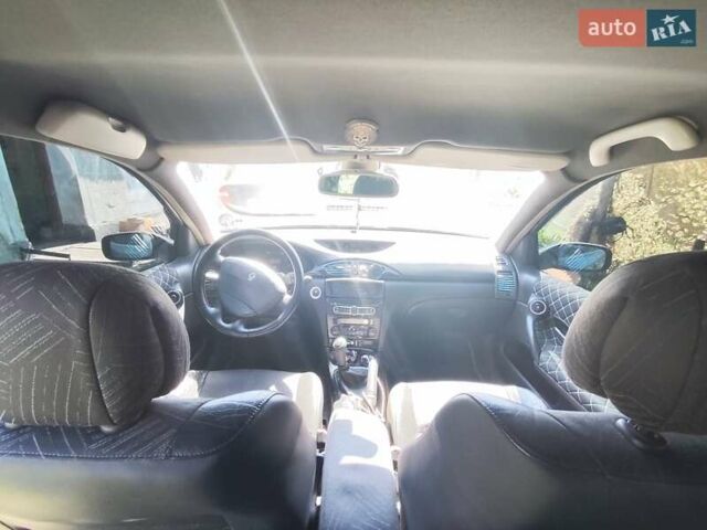 Рено Лагуна, объемом двигателя 1.8 л и пробегом 388 тыс. км за 3500 $, фото 5 на Automoto.ua