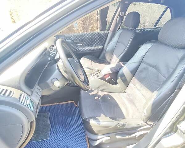 Рено Лагуна, объемом двигателя 1.8 л и пробегом 388 тыс. км за 3500 $, фото 3 на Automoto.ua