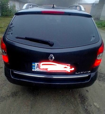 Рено Лагуна, объемом двигателя 2.2 л и пробегом 315 тыс. км за 4449 $, фото 1 на Automoto.ua