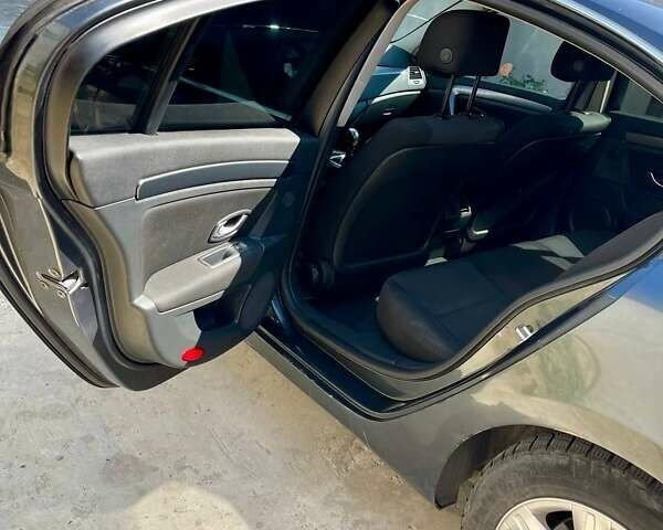 Рено Лагуна, объемом двигателя 1.46 л и пробегом 298 тыс. км за 5400 $, фото 8 на Automoto.ua