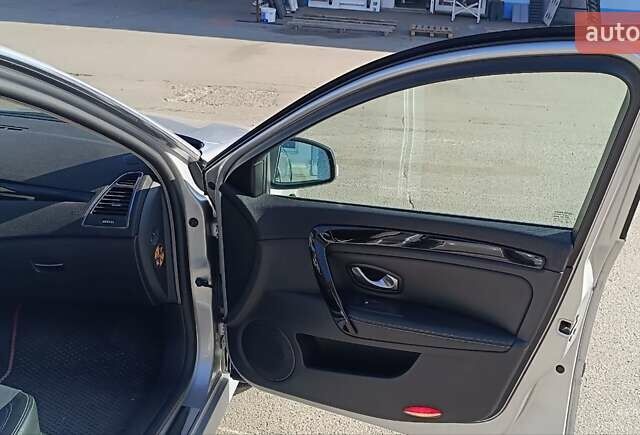 Рено Лагуна, объемом двигателя 2 л и пробегом 263 тыс. км за 7200 $, фото 14 на Automoto.ua