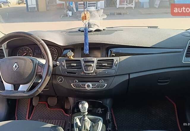 Рено Лагуна, объемом двигателя 2 л и пробегом 263 тыс. км за 7200 $, фото 12 на Automoto.ua