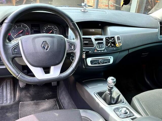 Рено Лагуна, объемом двигателя 15 л и пробегом 180 тыс. км за 7300 $, фото 8 на Automoto.ua