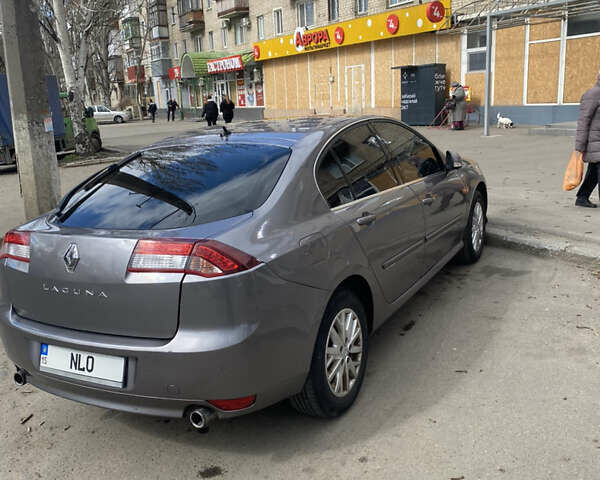 Рено Лагуна, об'ємом двигуна 1.5 л та пробігом 250 тис. км за 8000 $, фото 4 на Automoto.ua