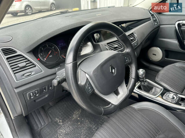 Рено Лагуна, объемом двигателя 2 л и пробегом 270 тыс. км за 7500 $, фото 2 на Automoto.ua