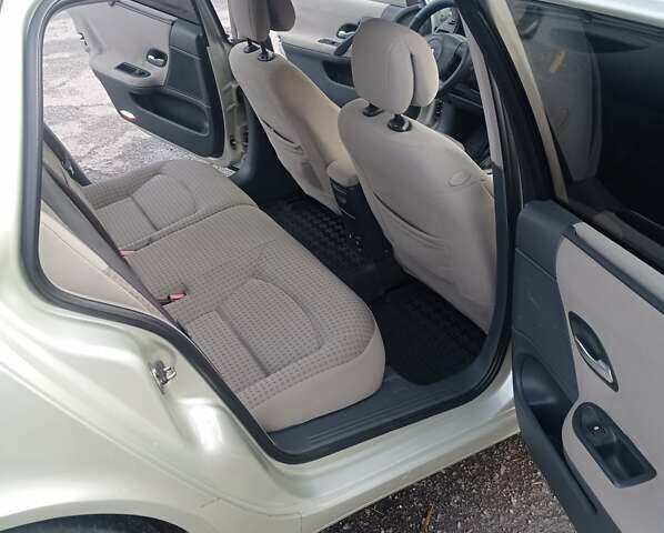 Жовтий Рено Лагуна, об'ємом двигуна 1.87 л та пробігом 303 тис. км за 4200 $, фото 2 на Automoto.ua