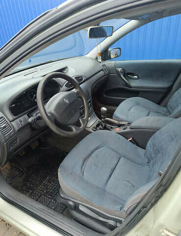 Желтый Рено Лагуна, объемом двигателя 1.9 л и пробегом 305 тыс. км за 2800 $, фото 11 на Automoto.ua