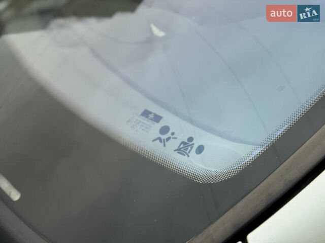 Жовтий Рено Лагуна, об'ємом двигуна 2.19 л та пробігом 330 тис. км за 3800 $, фото 13 на Automoto.ua