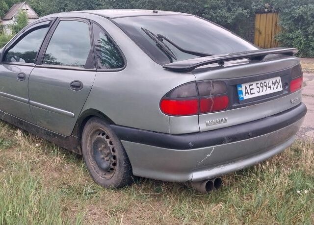 Серый Рено Лагуна, объемом двигателя 2.9 л и пробегом 450 тыс. км за 2500 $, фото 3 на Automoto.ua