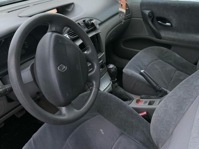 Сірий Рено Лагуна, об'ємом двигуна 1.9 л та пробігом 371 тис. км за 3190 $, фото 11 на Automoto.ua