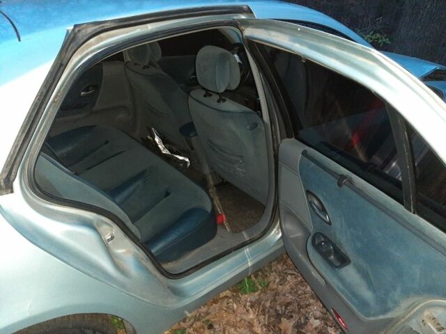 Серый Рено Лагуна, объемом двигателя 0 л и пробегом 324 тыс. км за 1200 $, фото 15 на Automoto.ua