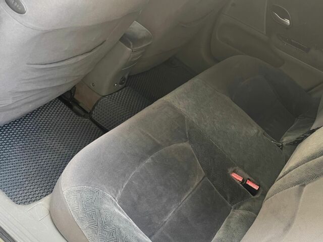 Сірий Рено Лагуна, об'ємом двигуна 1.8 л та пробігом 400 тис. км за 3466 $, фото 6 на Automoto.ua