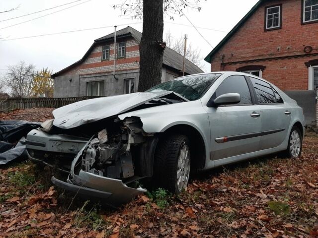 Серый Рено Лагуна, объемом двигателя 0 л и пробегом 324 тыс. км за 1200 $, фото 3 на Automoto.ua